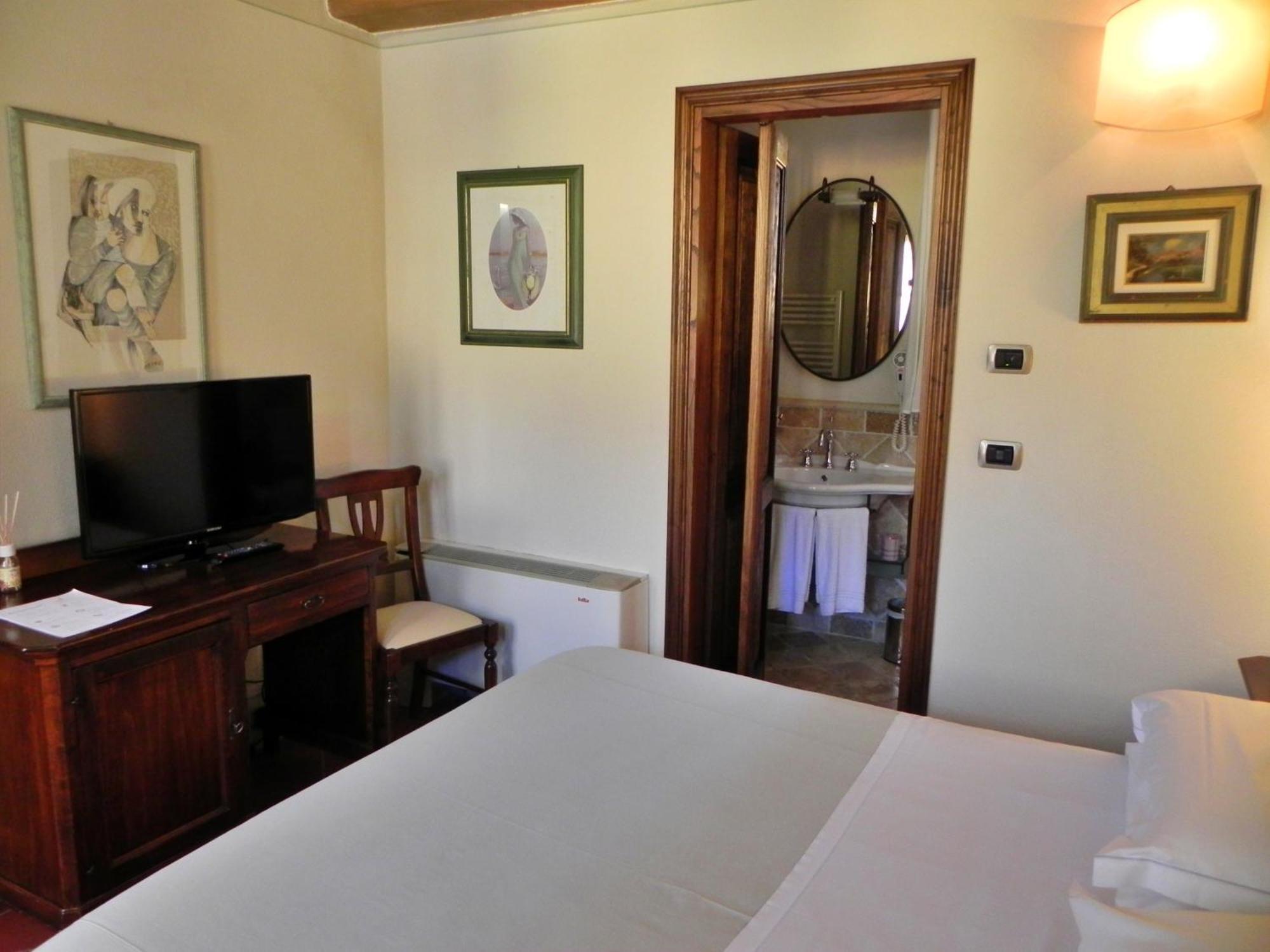 Relais La Martina Hotel Pietraviva Exterior photo
